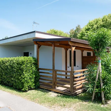 Club Del Sole Stork Family Collection Hotel Giulianova Exterior photo