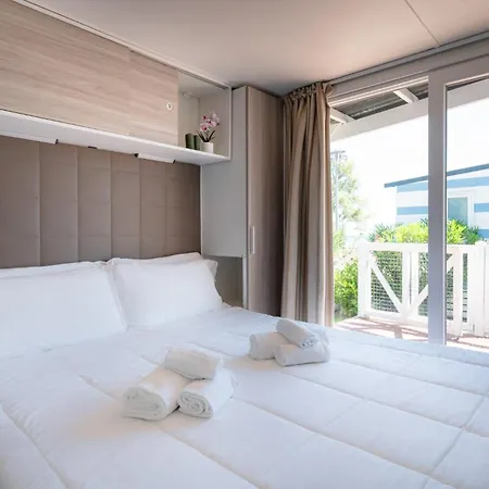 Club Del Sole Stork Family Collection Hotel Giulianova Exterior photo