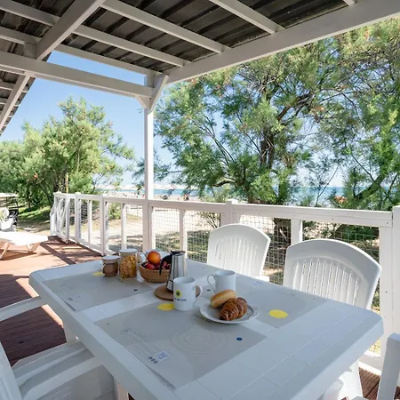 Club Del Sole Stork Family Collection Hotel Giulianova Exterior photo