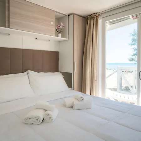 Club Del Sole Stork Family Collection Hotel Giulianova Exterior photo